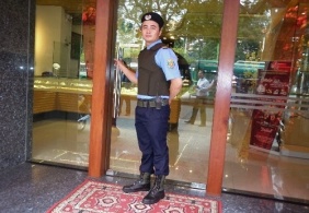 BẢO VỆ TIỆM VÀNG