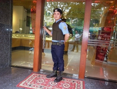 BẢO VỆ TIỆM VÀNG